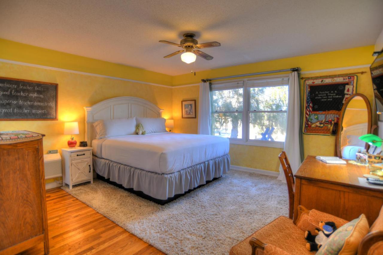 Queen Room with Balcony