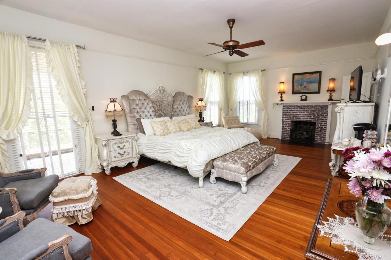 King Room with Balcony