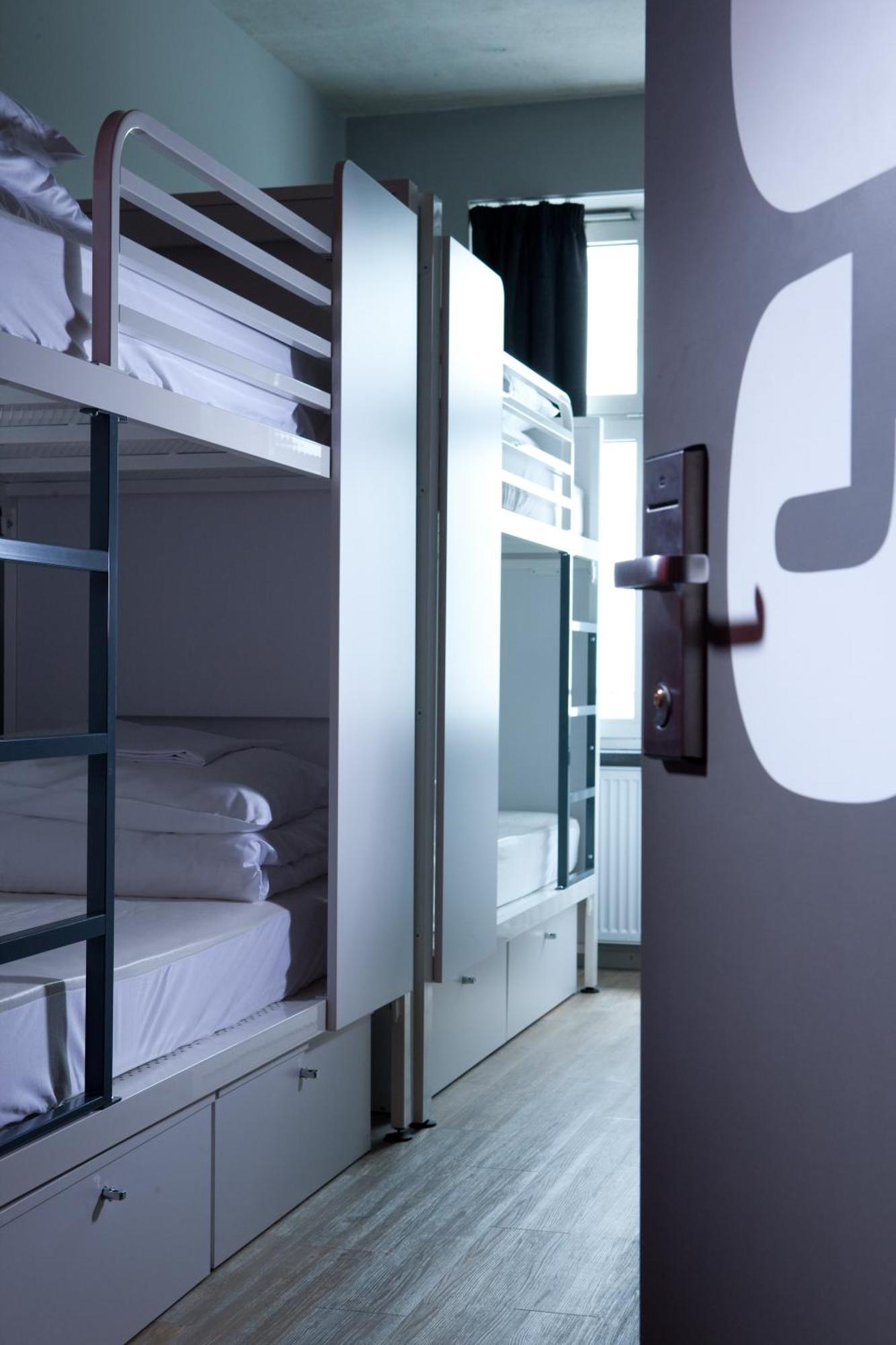 Bed in 6-Bed Mixed Dormitory Room with Private Bathroom
