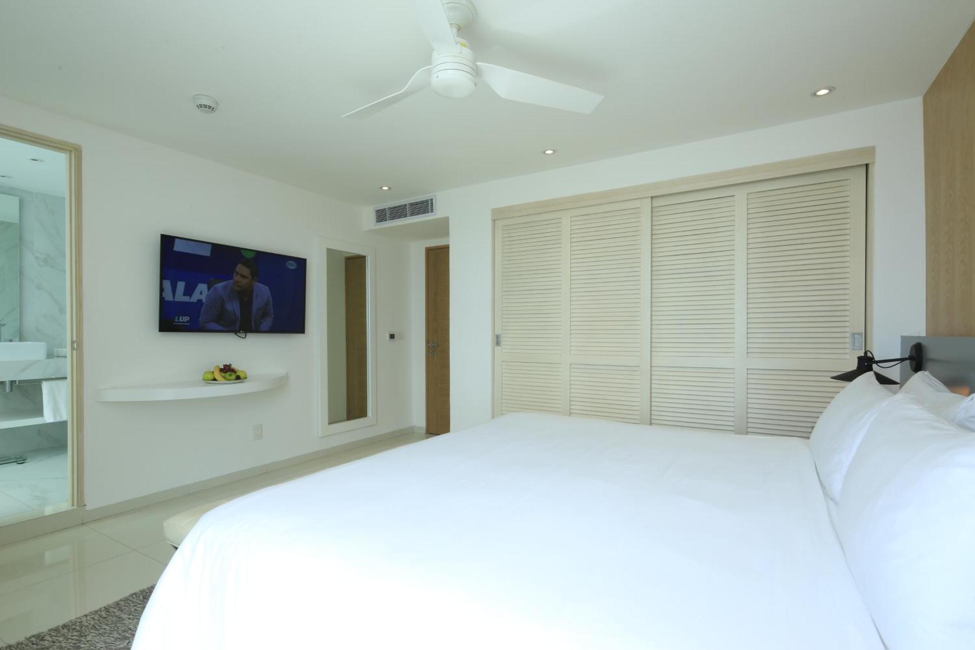Standard Room,1279034053:JPEG