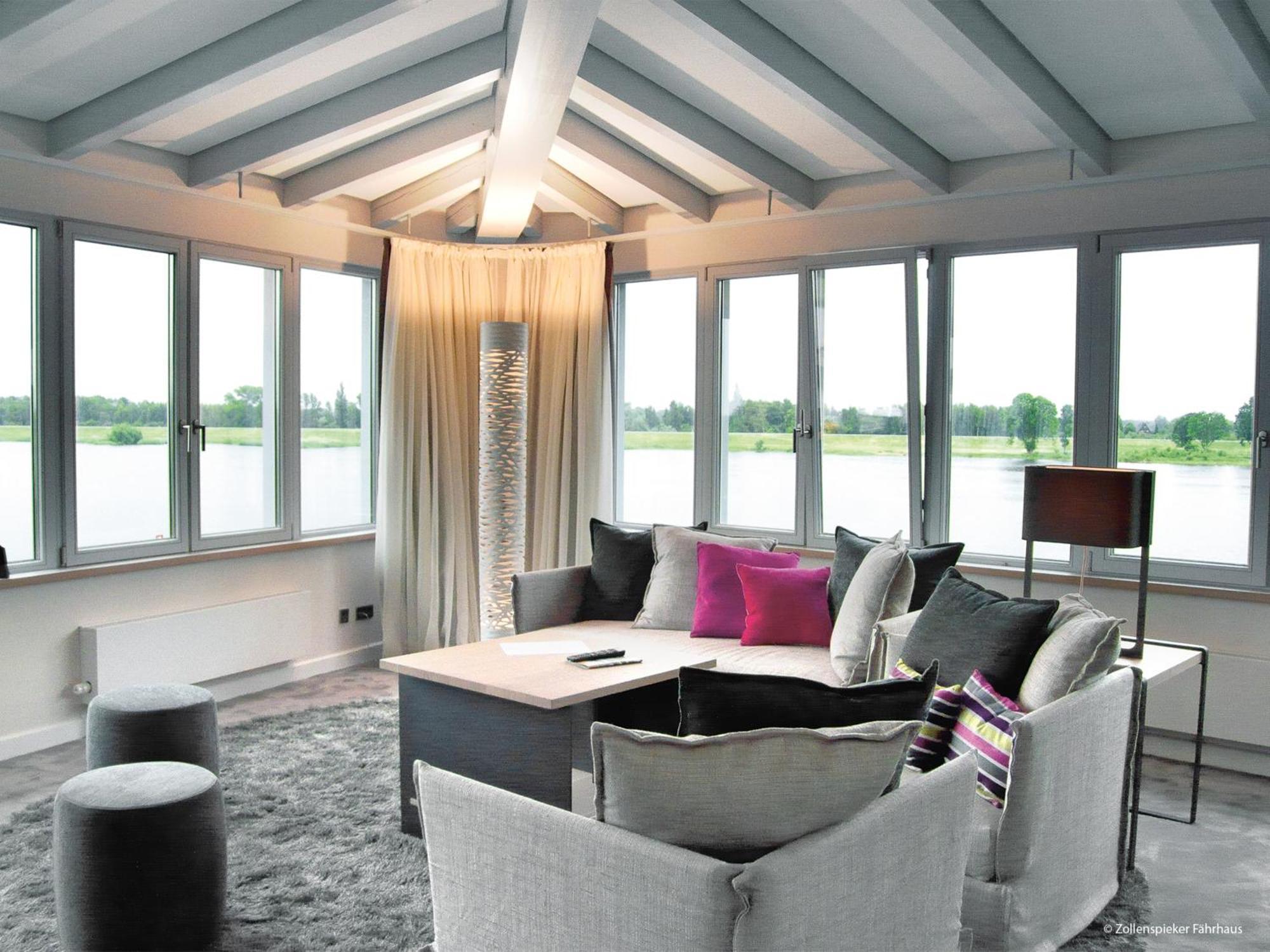 Suite mit Hafenblick