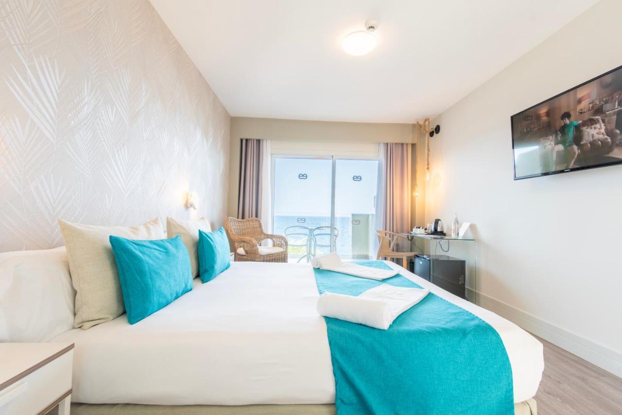 Double or Twin Room with Sea View