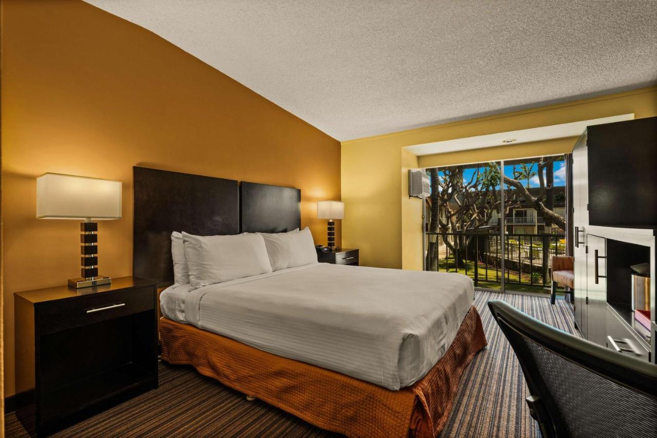 King Room Courtyard View Upstairs or Stair Access Only or Non-Smoking