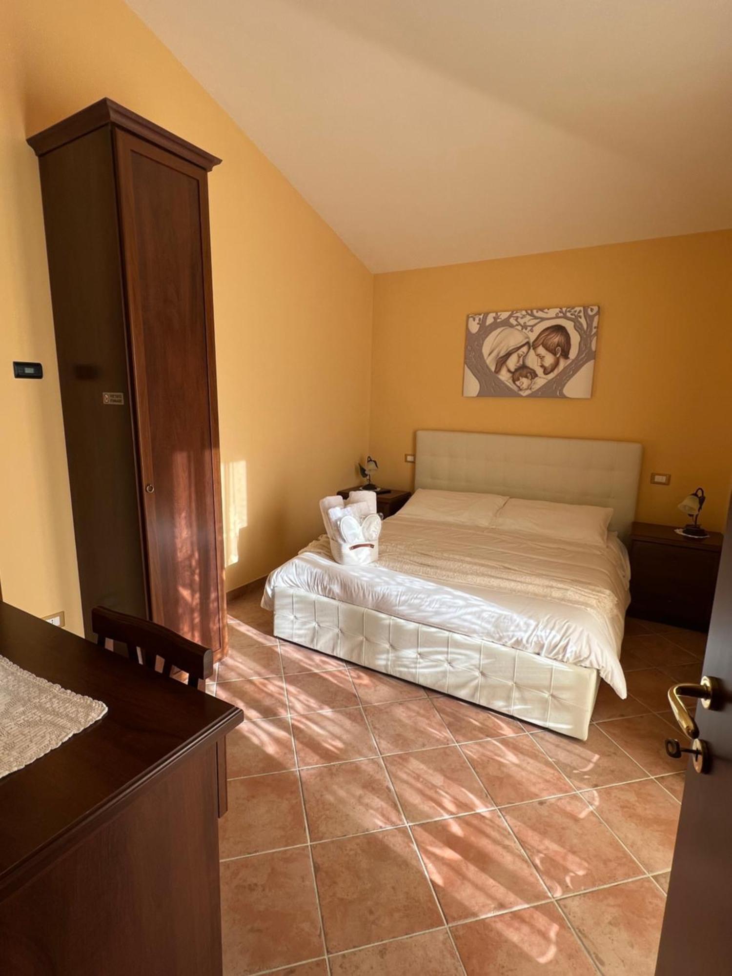 Double Room,1538417647:JPEG