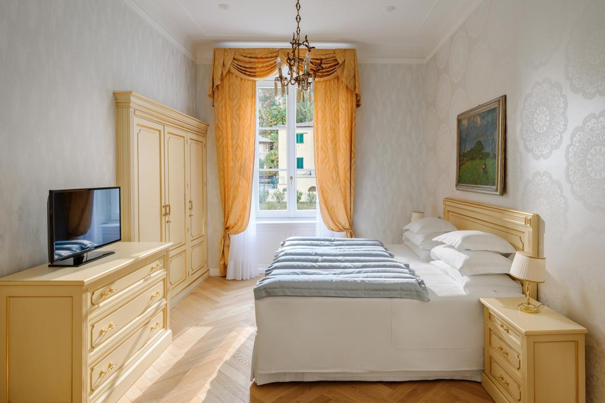Classic Double Room with Park View