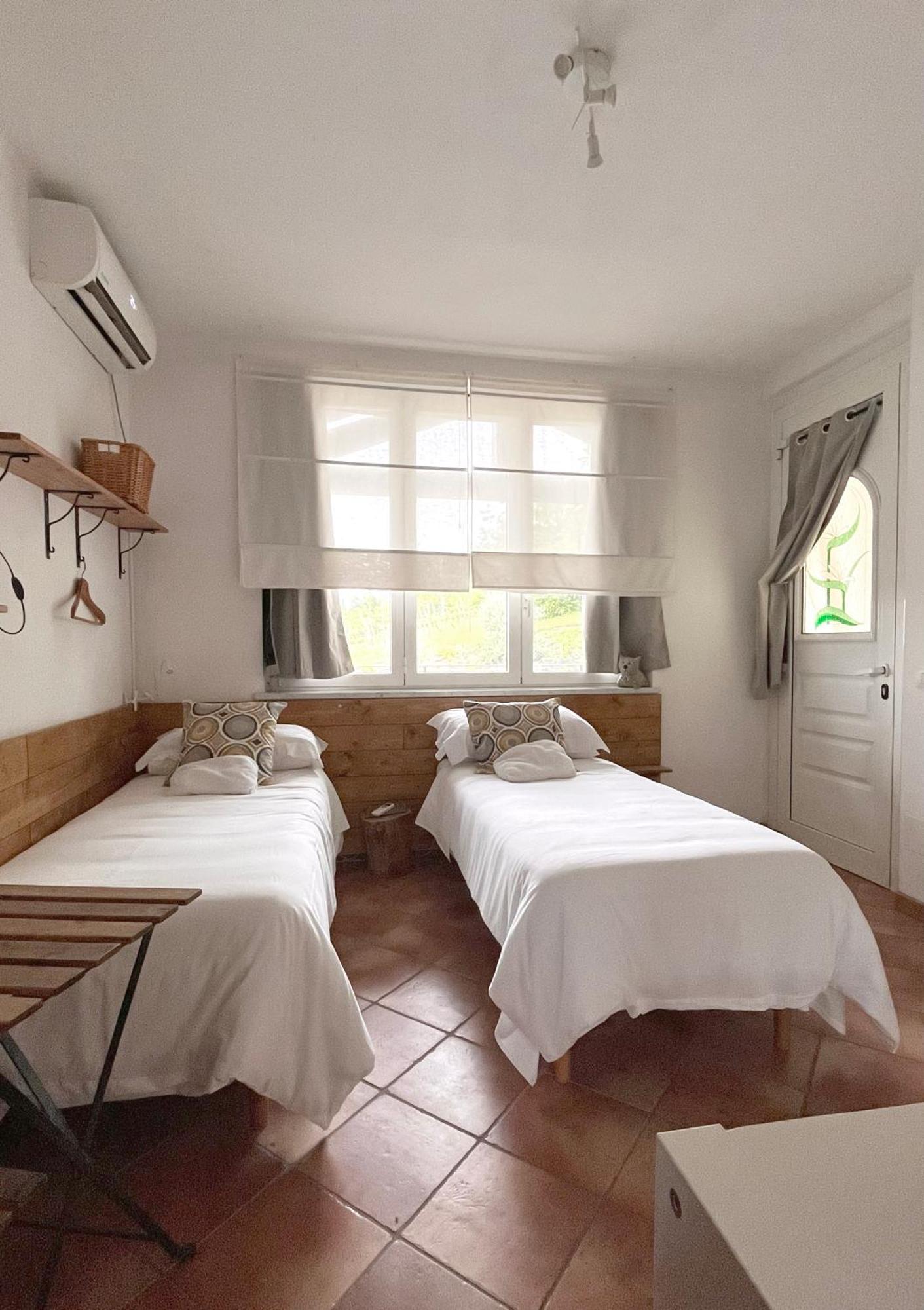 Twin Room,1583686549:JPEG