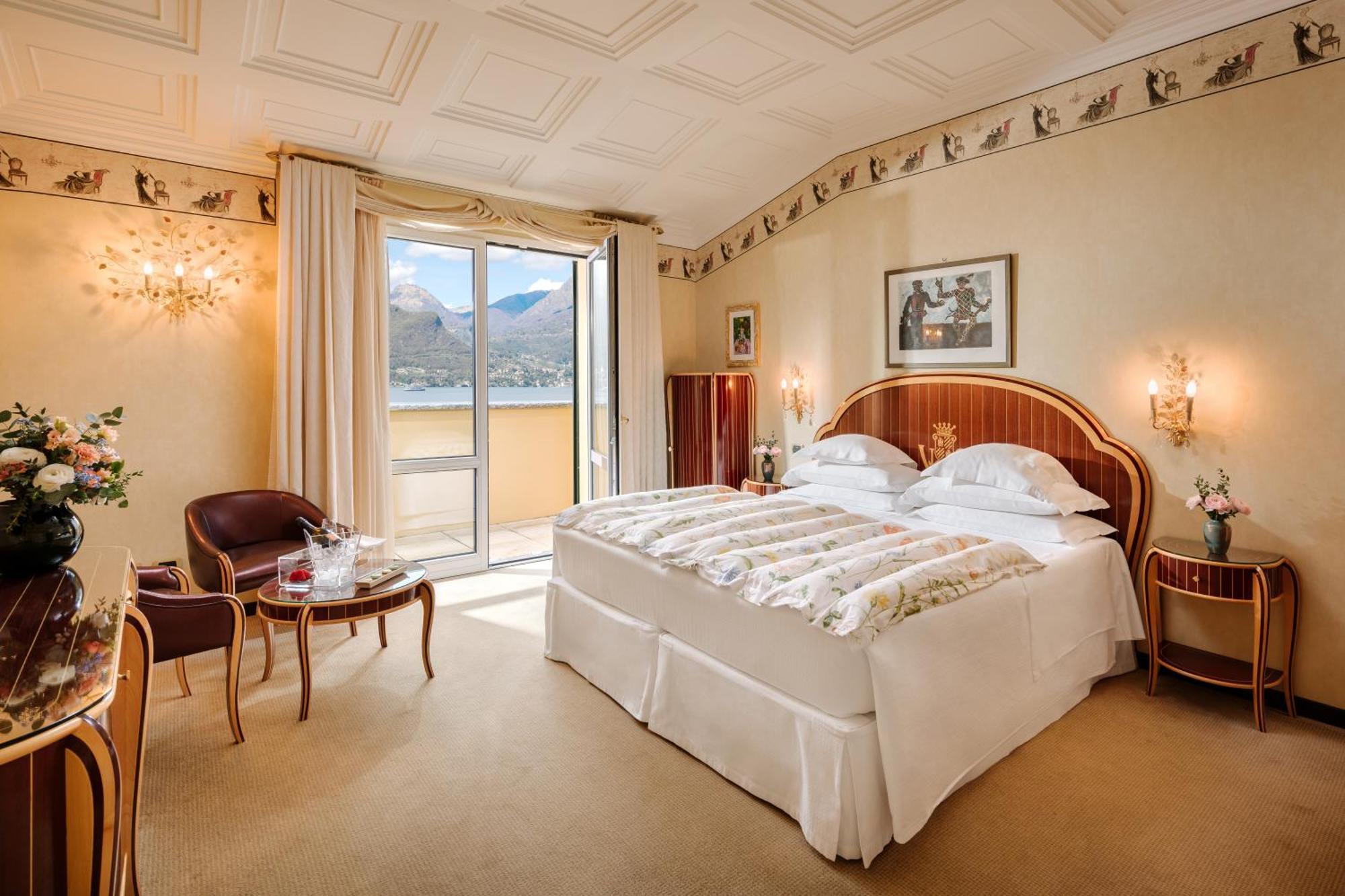 Classic Double Room with Lake view