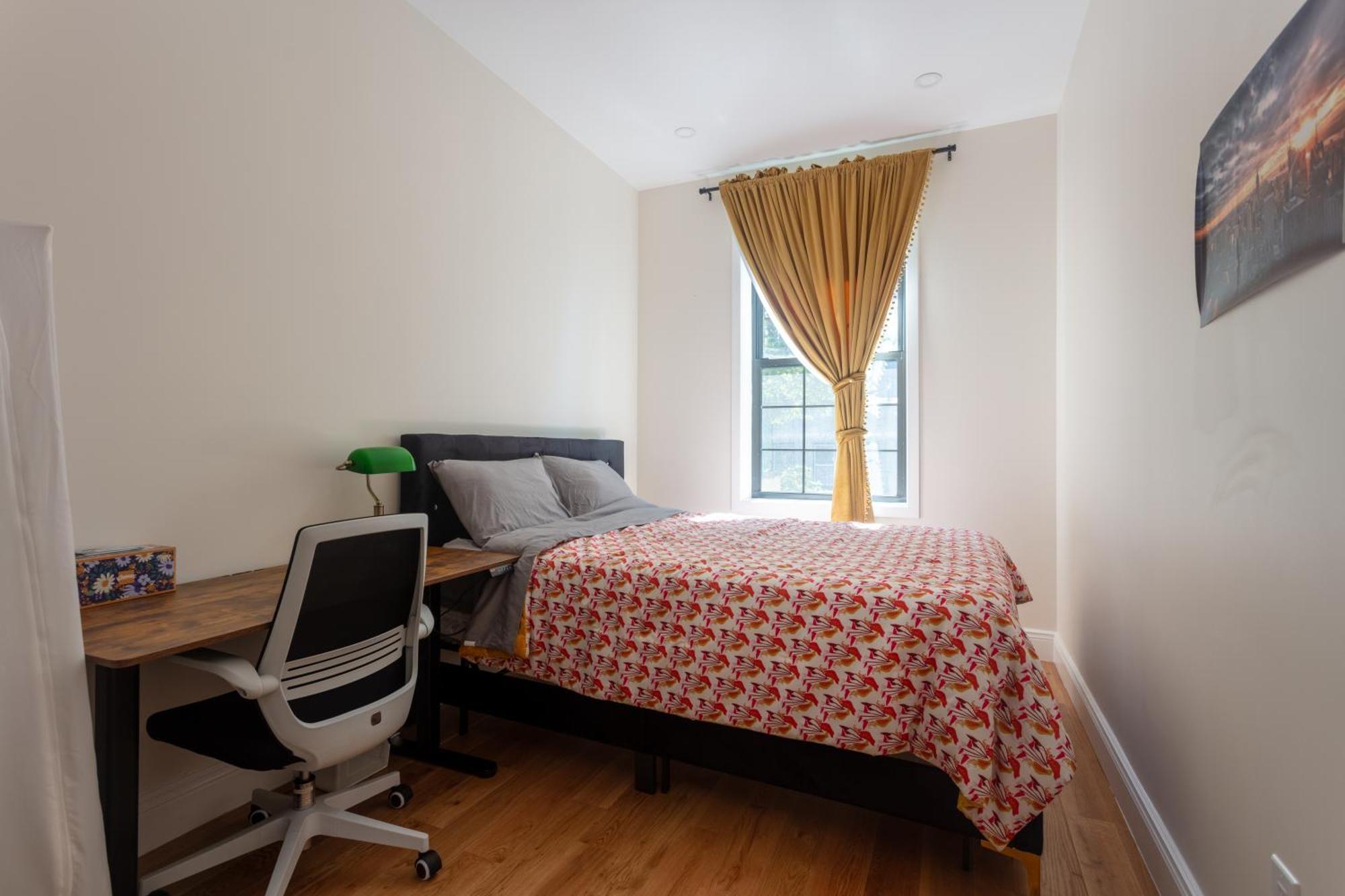Habitación con cama grande