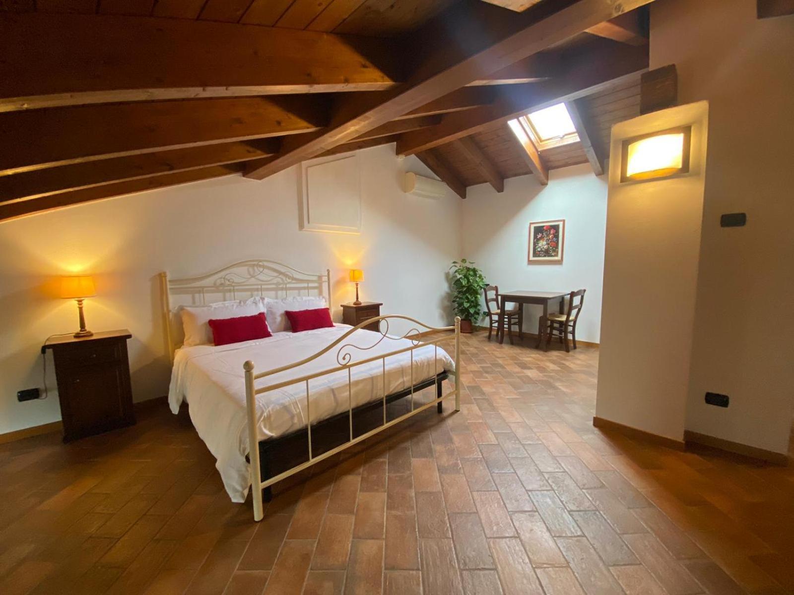 Double Room,1635967439:JPEG