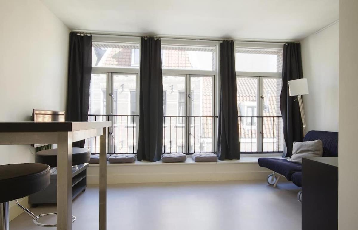 One-Bedroom Apartment,1668101282:JPEG