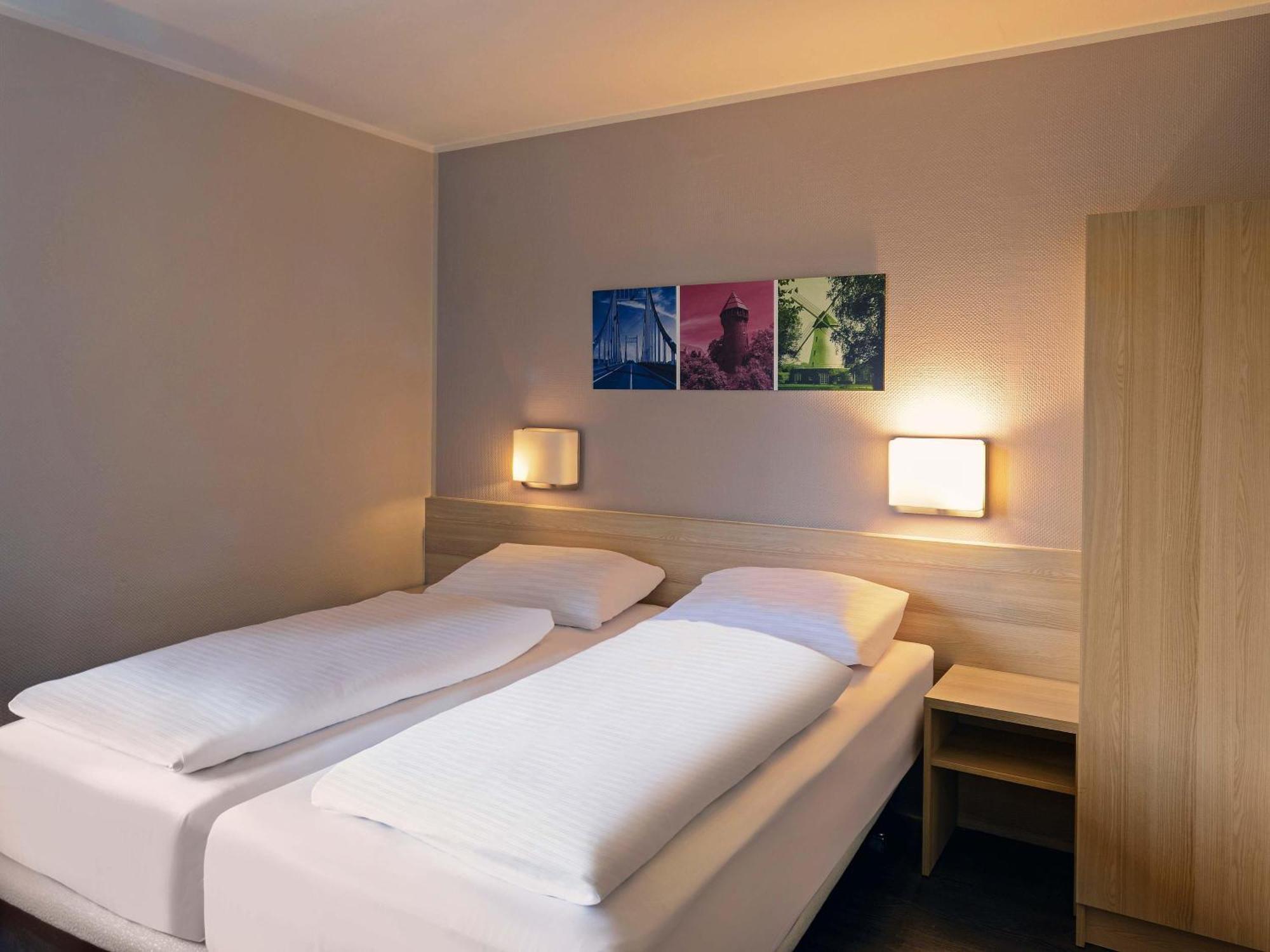 Twin Room,1704852640:JPEG