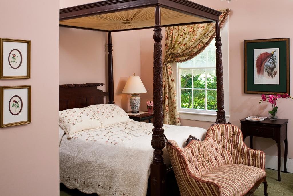 Queen Room Alice Room