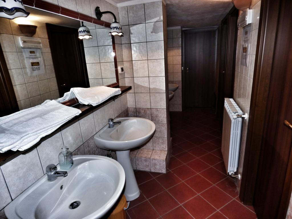 Room Private Bathroom,220911872:JPEG