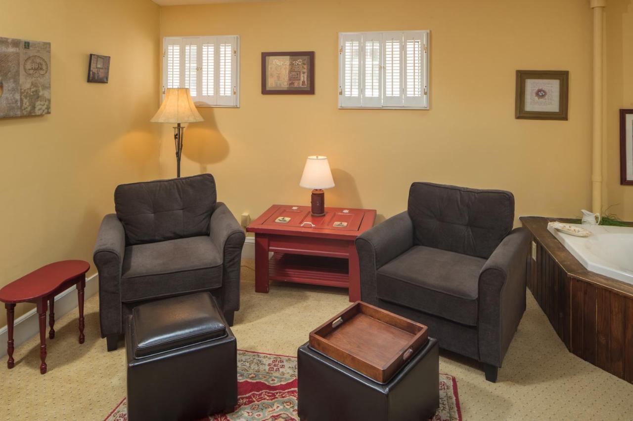 King Suite (Charlotte)