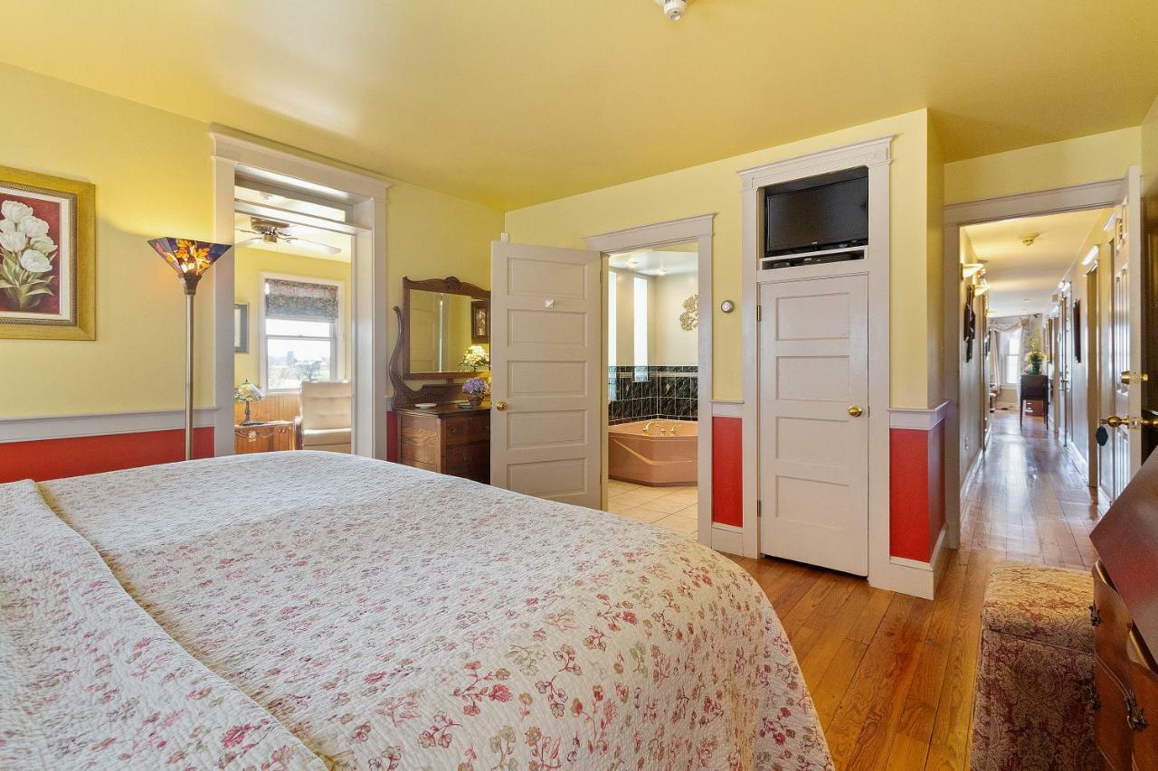 Luxury King Room