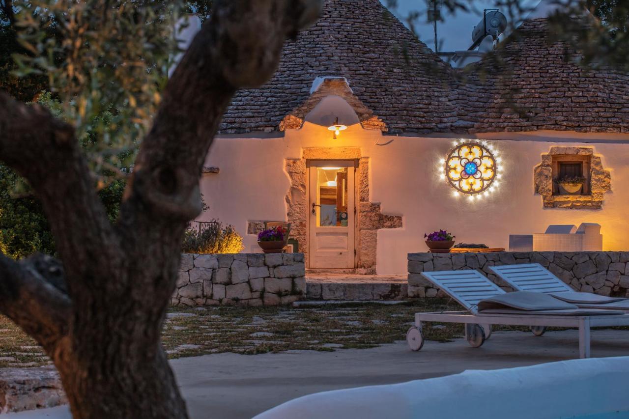 Trullo met Turks Bad en Uitzicht op het Zwembad