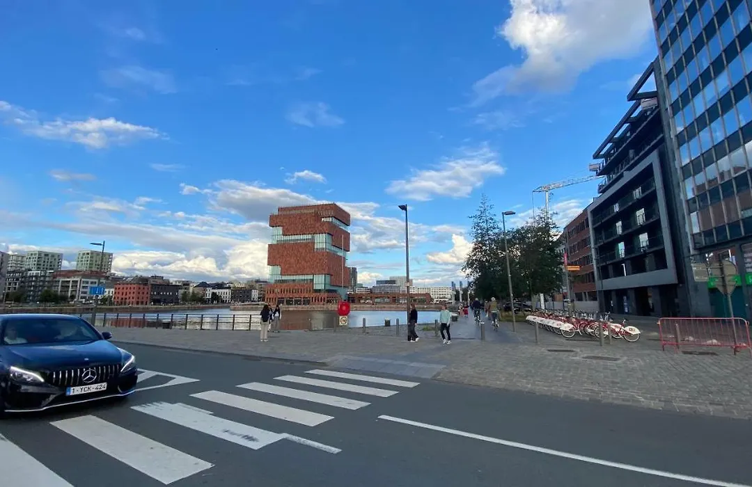 Oneluxstay Antwerp City Centre-1