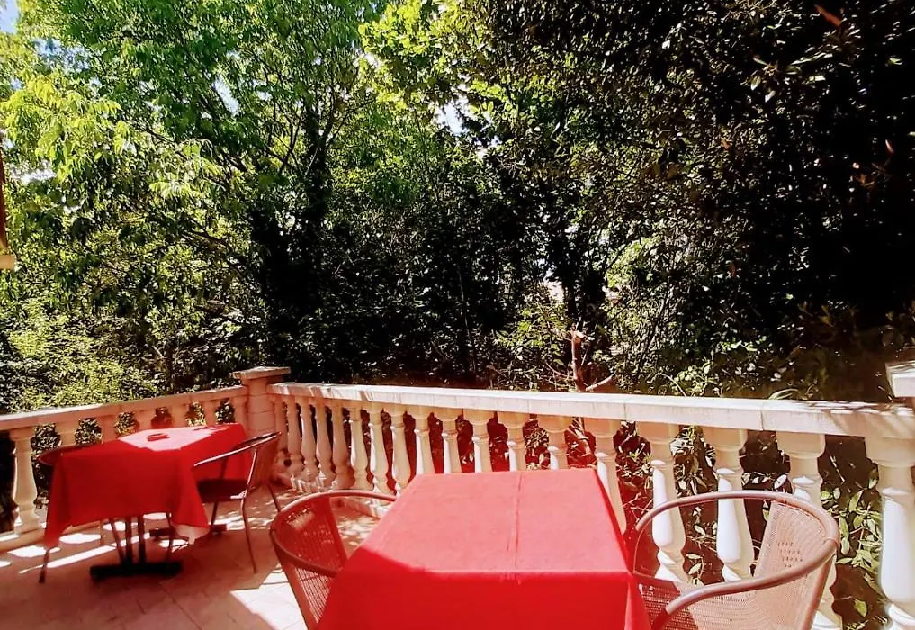 Les Chambres du Clos des Capucins-1