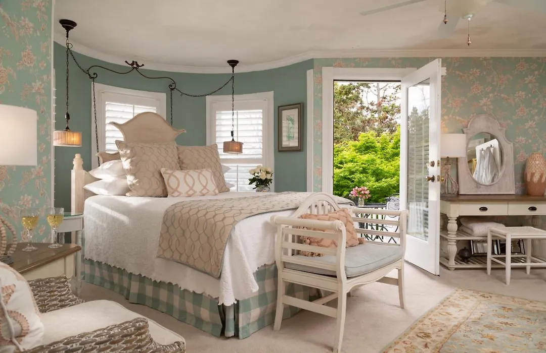 White Doe Inn Bed & Breakfast-1