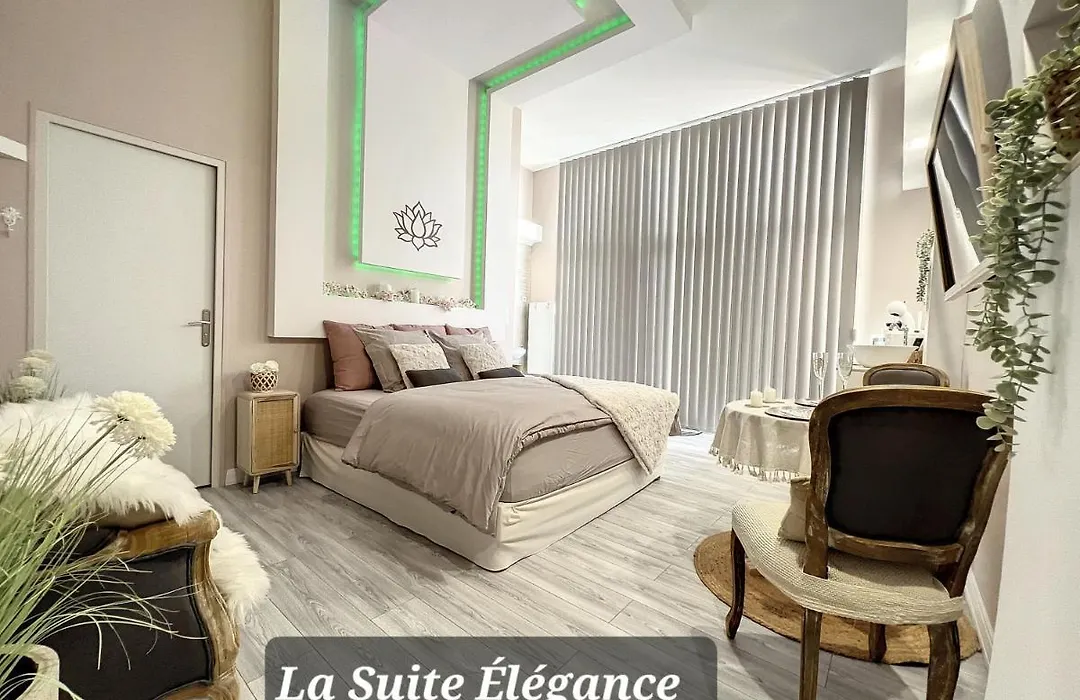 Chambre avec spa, piscine et sauna privatif-1
