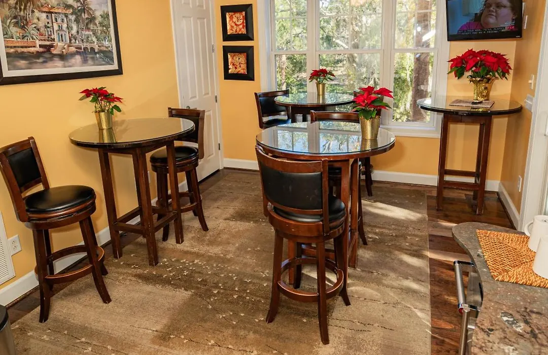 Water'S Edge Inn - Adults Only-1