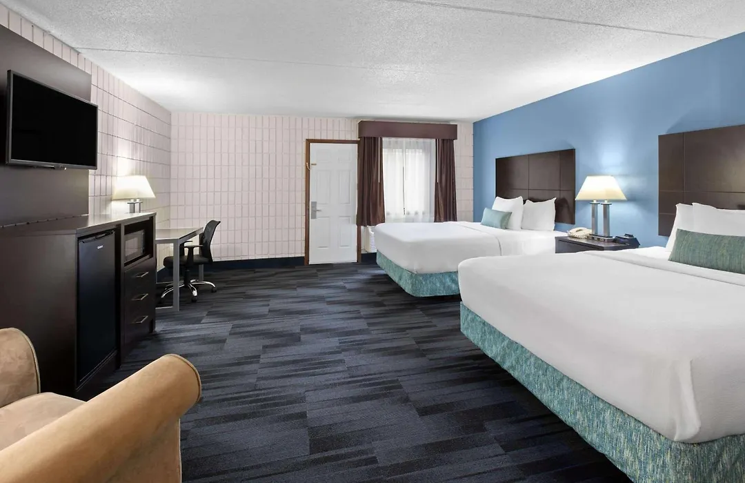 Baymont Inn And Suites By Wyndham Farmington, Mo-1