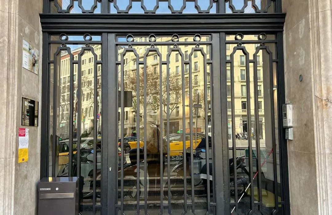 Fisa Rentals Gran Via Apartments-1