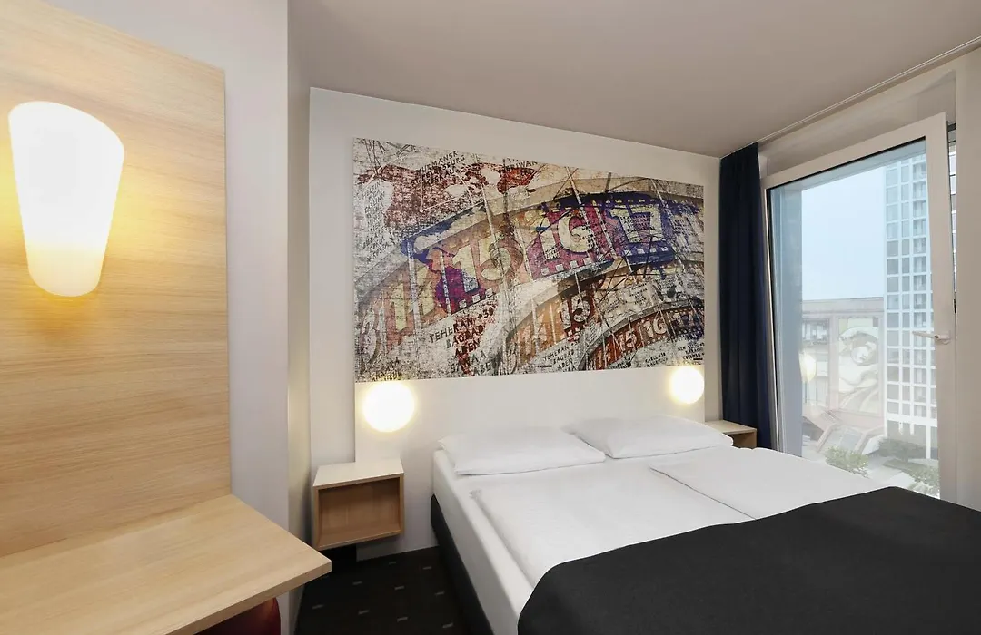 B&B Hotel Berlin Alexanderplatz-1