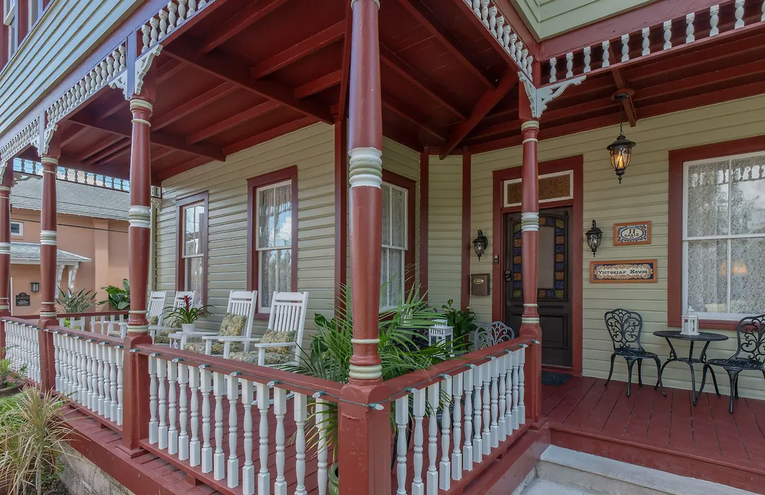 Victorian House Bed And Breakfast-1