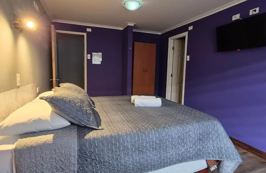 Hostal La Base-1
