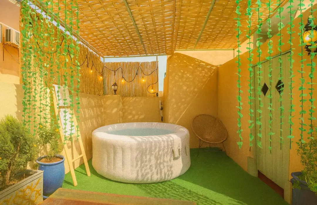 Riad Safran Rouge Jacuzzi Rooftop-1