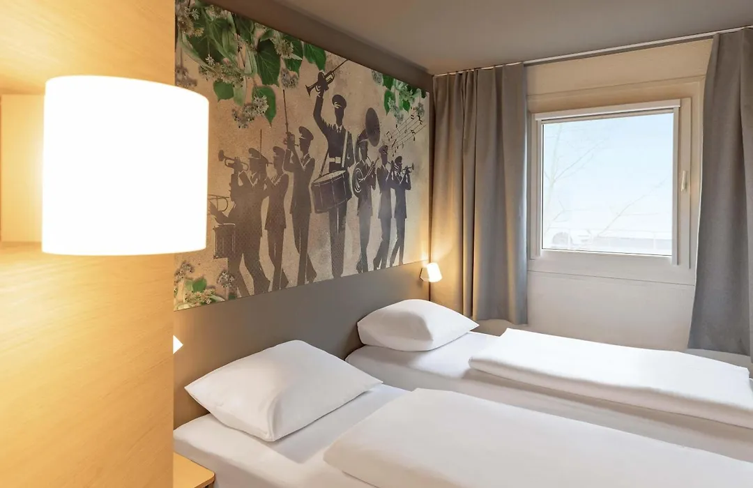 B&B Hotel Giessen-Linden-1