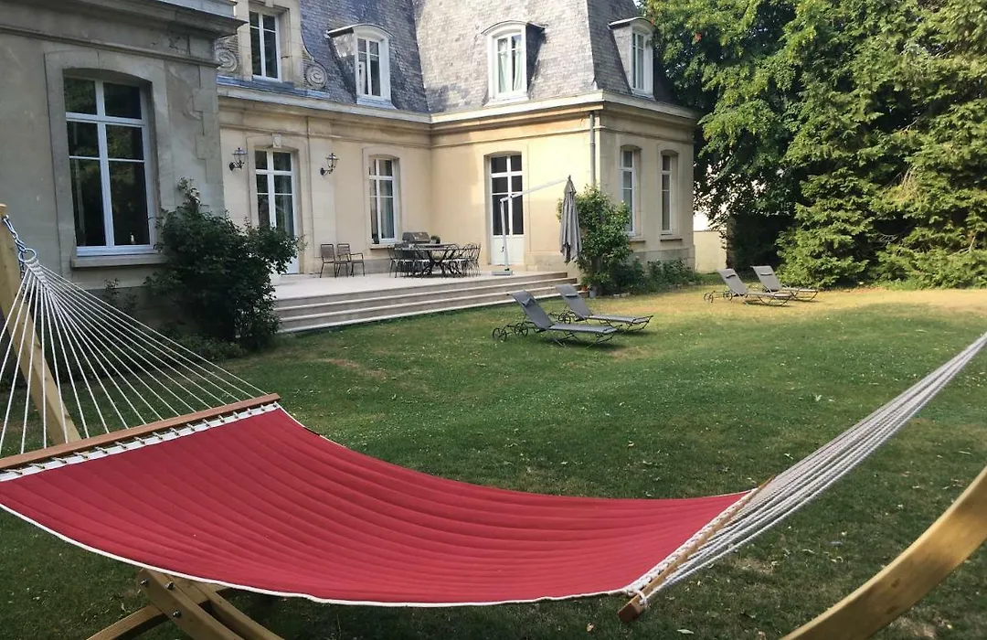 Le Château d'Hermonville B&B / Chambres d'hôtes-1