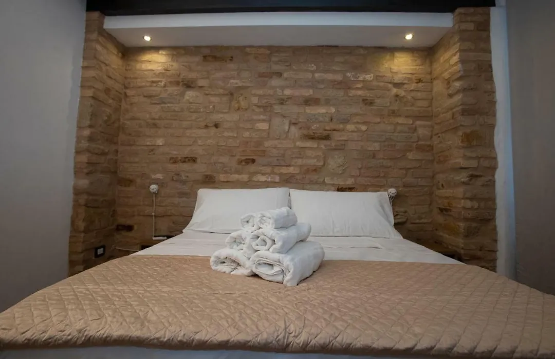 AL 54 Accommodation-1