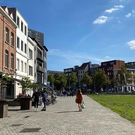 Oneluxstay Antwerp City Centre-3