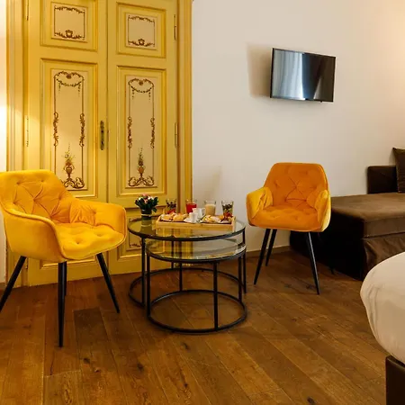 V Collection Piazza Farnese Luxury Suites-3