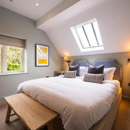 The Bottle & Glass Inn - Book All 3 Rooms-3