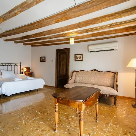 Lo Palauet de la Muralla-2