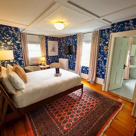 Sally Webster Inn-2