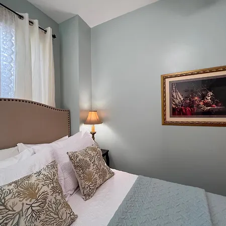 Victorian House Bed And Breakfast-3
