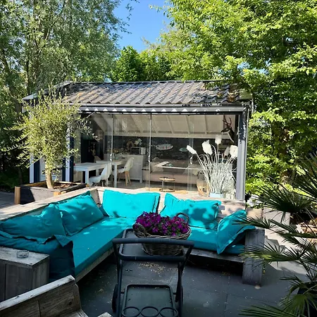 Casa aan de Plas, B&B met hottub en jacuzzi-2