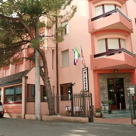 Hotel Niagara-2