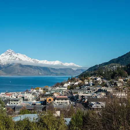 Queenstown House Bed & Breakfast And Apartments-2