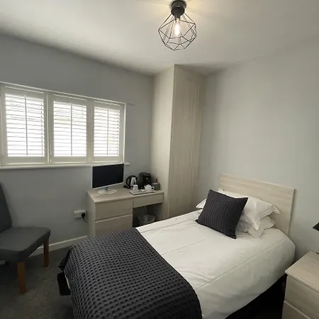 Grosvenor Lodge Guest House-3