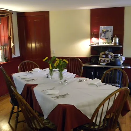 Candleberry Inn On Cape Cod-3