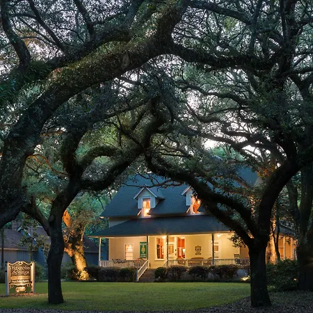 Magnolia Springs Bed And Breakfast-3