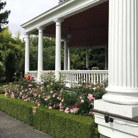 Churchill Manor-2