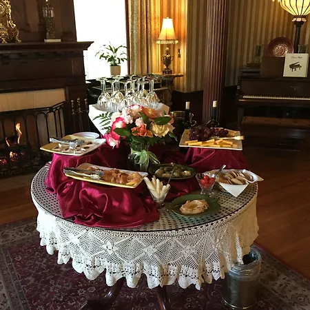 Churchill Manor-3