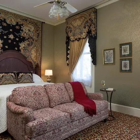 The Queen Victoria-2