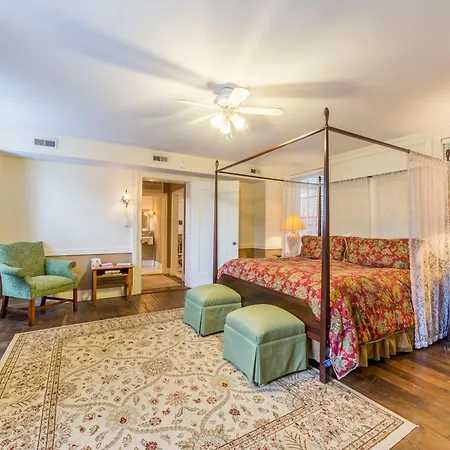Bourbon Manor Bed & Breakfast Inn-2